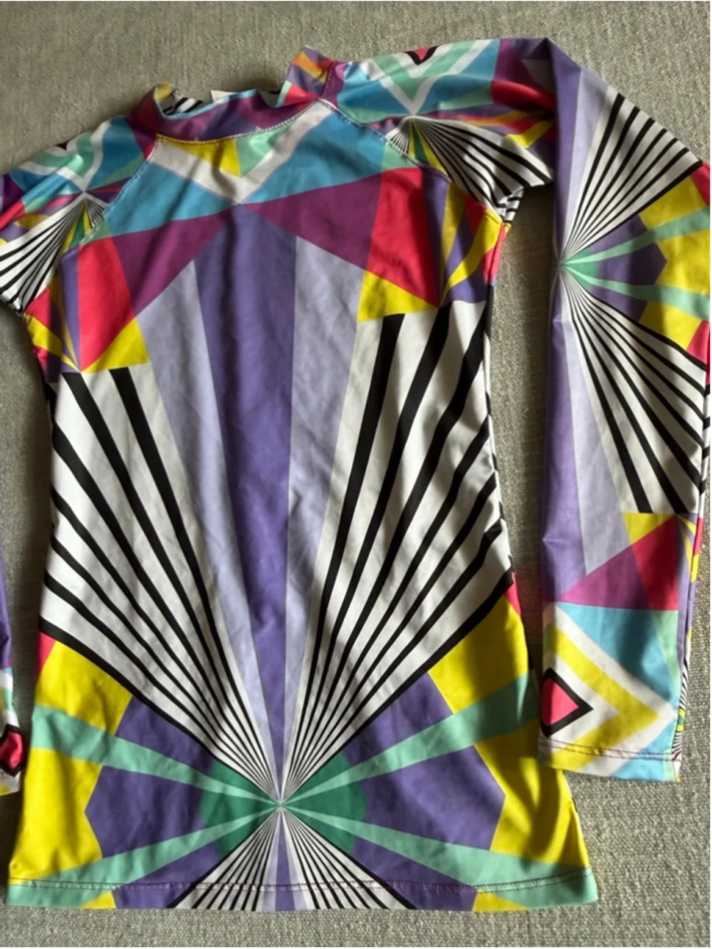 Agua Bendita vibrant colorful kaleidoscope long sleeve rash guard top medium